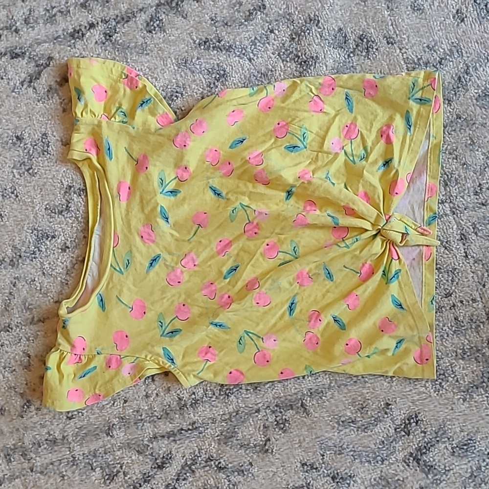 Girl's yellow and pink Carter's shirt size 7